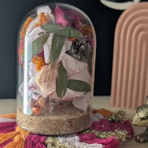 Cloche de fleurs séchées