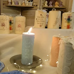 Bougies moulées en cires de colza et d'abeille